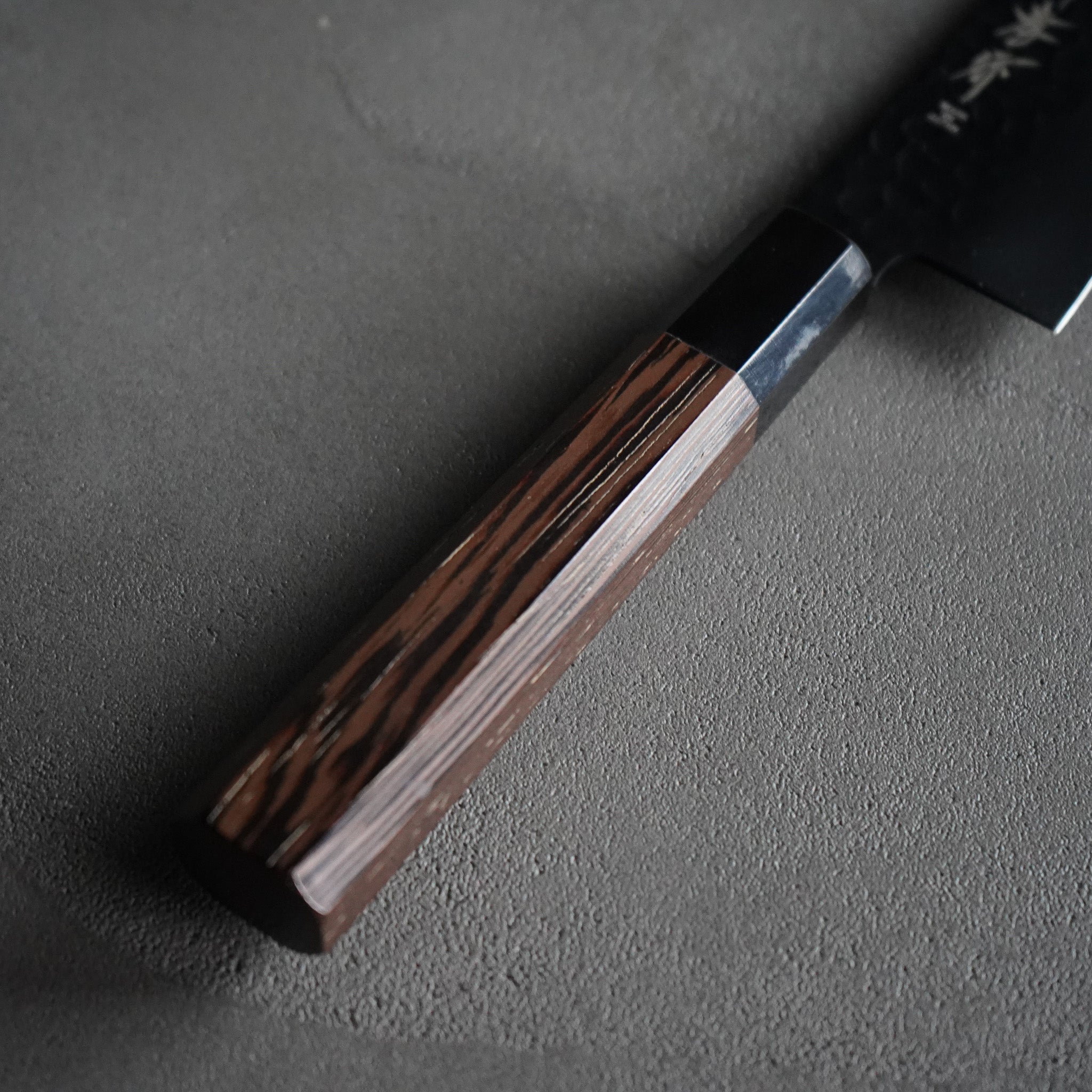 堺 孝行 黒影 V金10号 鎚目 テフロン加工 切付牛刀包丁 190mm 樫