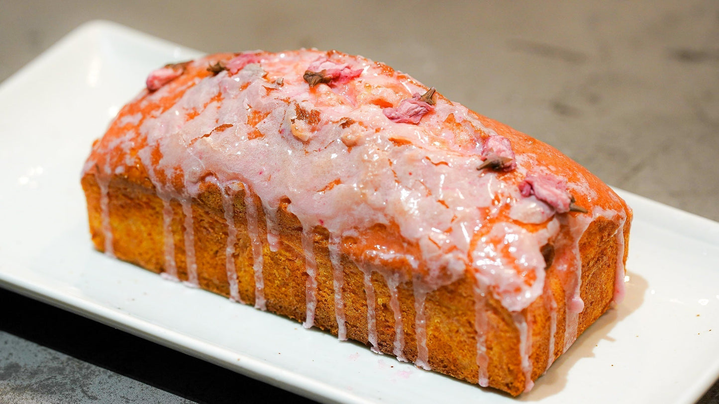 混ぜて焼くだけ。失敗しない桜パウンドケーキ