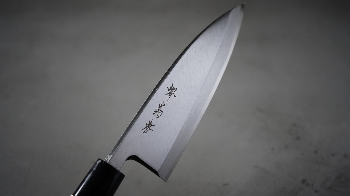 出刃包丁の歴史と魅力：日本の伝統が生んだ魚さばきの名刀