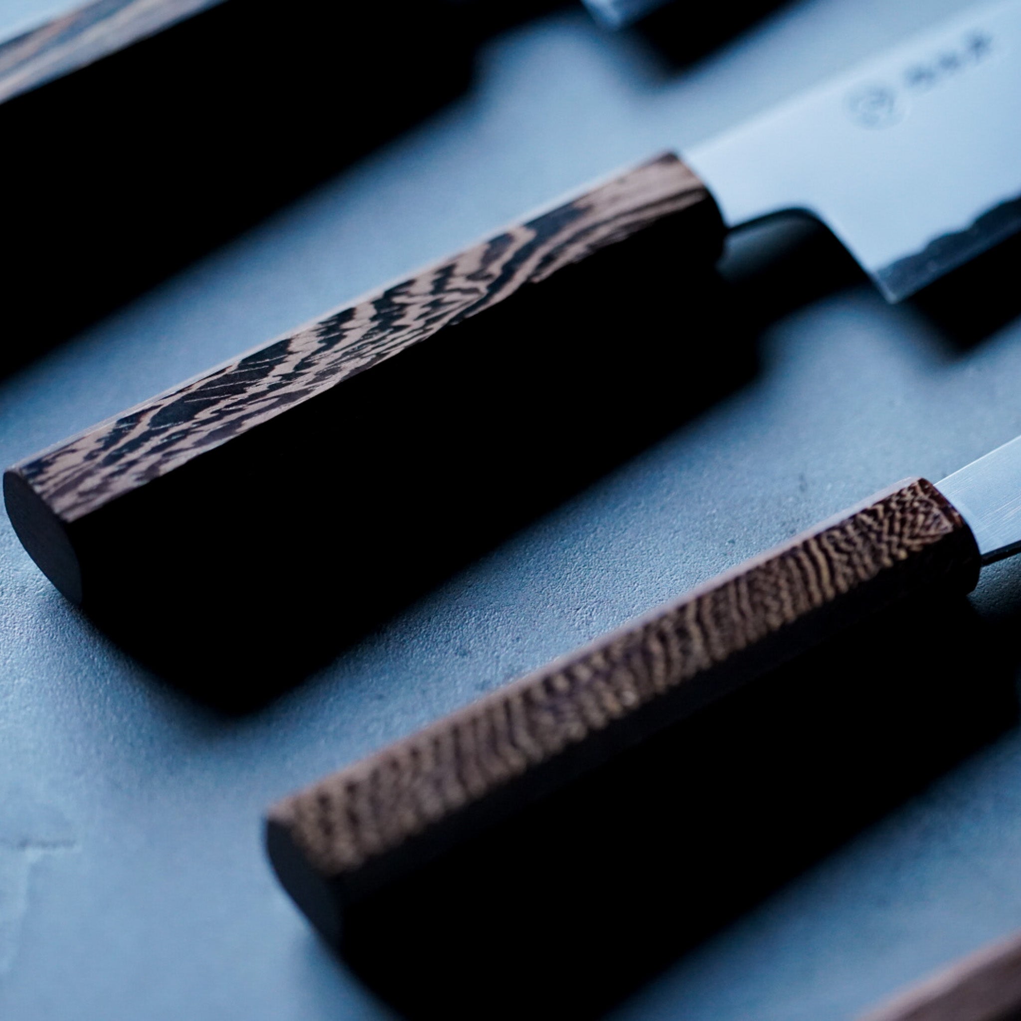 青紙スーパー 剣型牛刀包丁 190mm / 堺孝行 – Tomoe-Ya