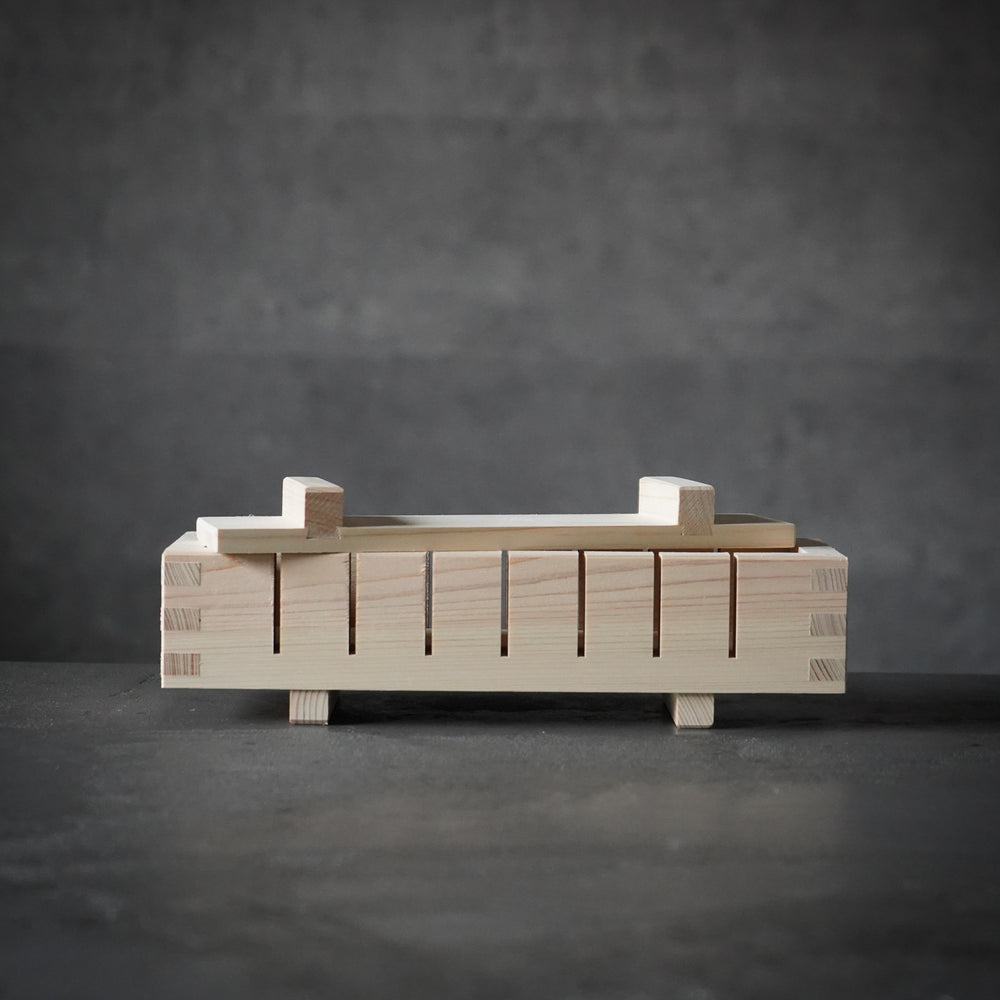 Hinoki Sushi Mold (8-Piece) / Miyabiurushi Koge