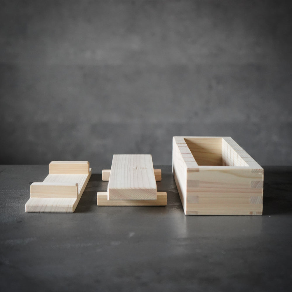 
                  
                    Hinoki Sushi Mold (8-Piece) / Miyabiurushi Koge
                  
                