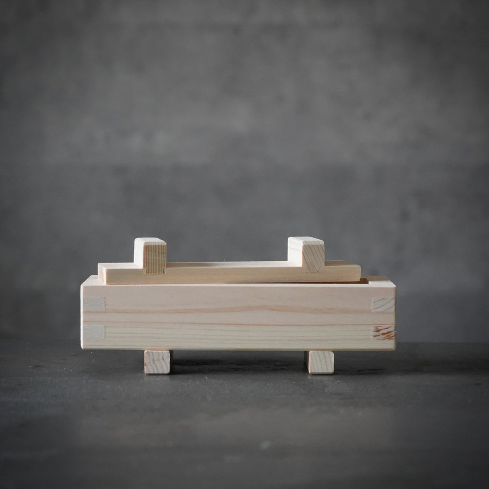 Hinoki Sushi Mold – No-Cut Design | Miyabi Urushi Crafts