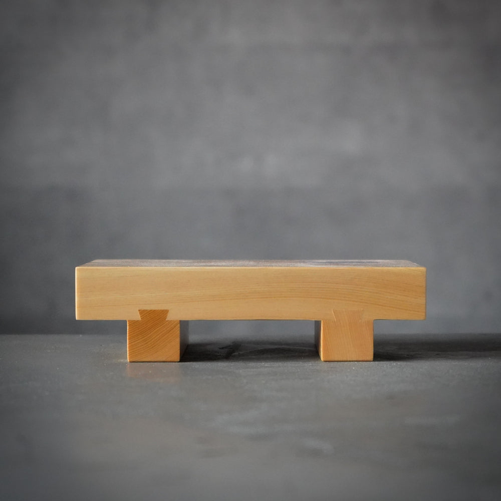 Hinoki Wooden Serving Tray with Knots – Miyabi Urushi Crafts