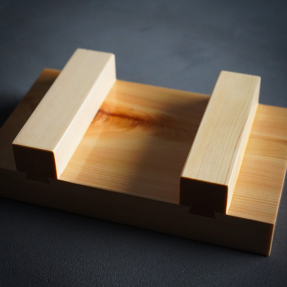 
                  
                    Hinoki Wooden Serving Tray with Knots – Miyabi Urushi Crafts
                  
                