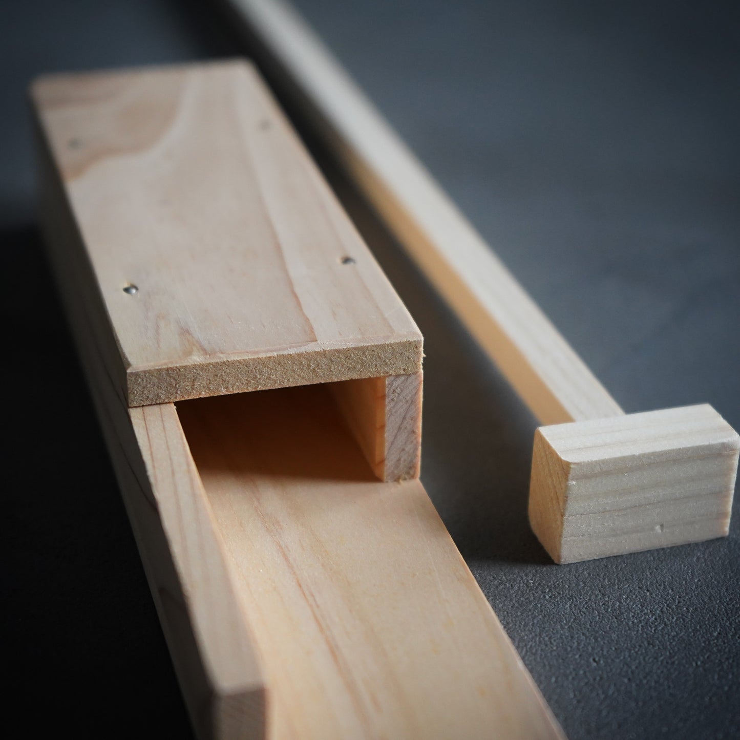 
                  
                    Hinoki Tokoroten Press with Nylon Strings / Miyabiurushi Kogei
                  
                