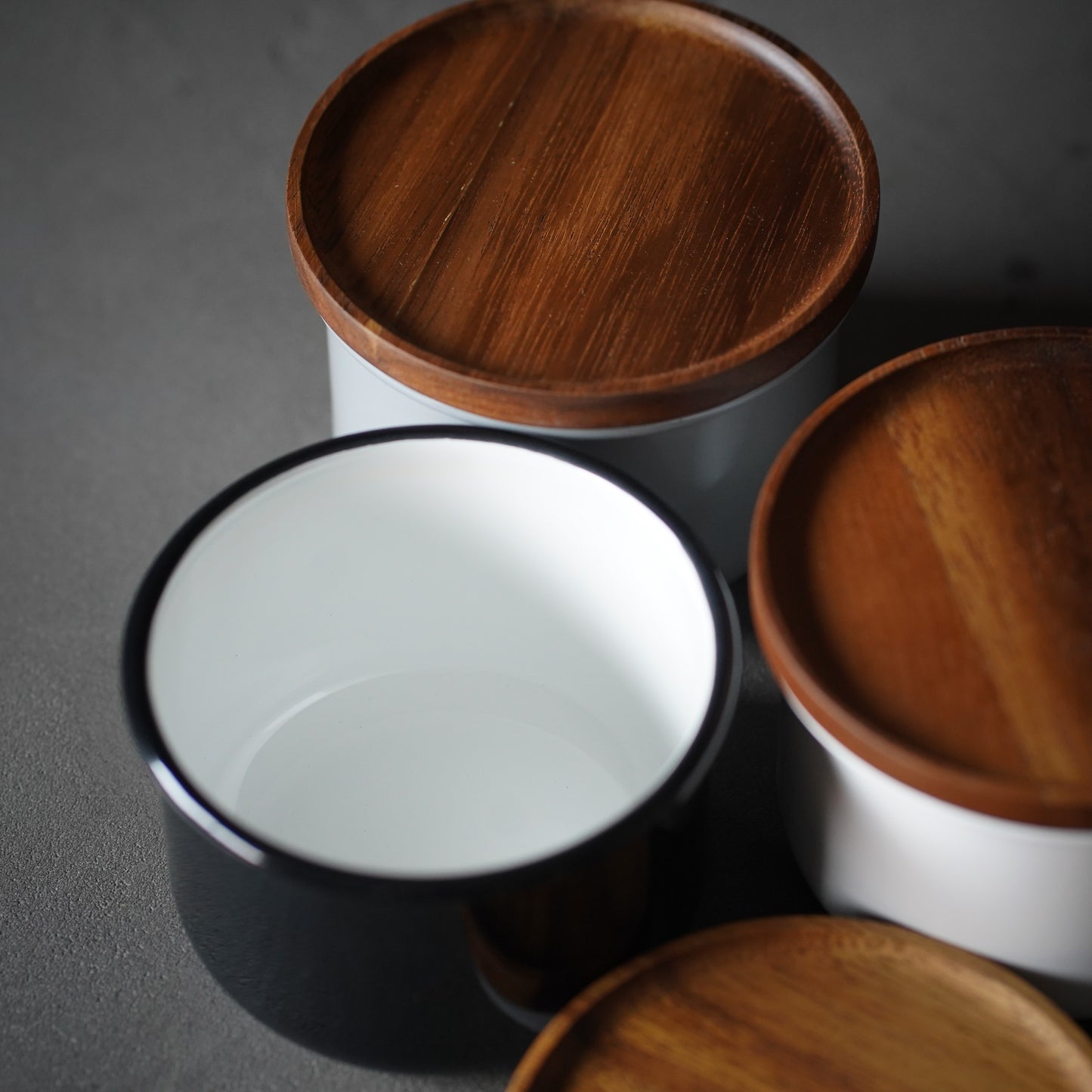 
                  
                    Stack Canister / Canda
                  
                