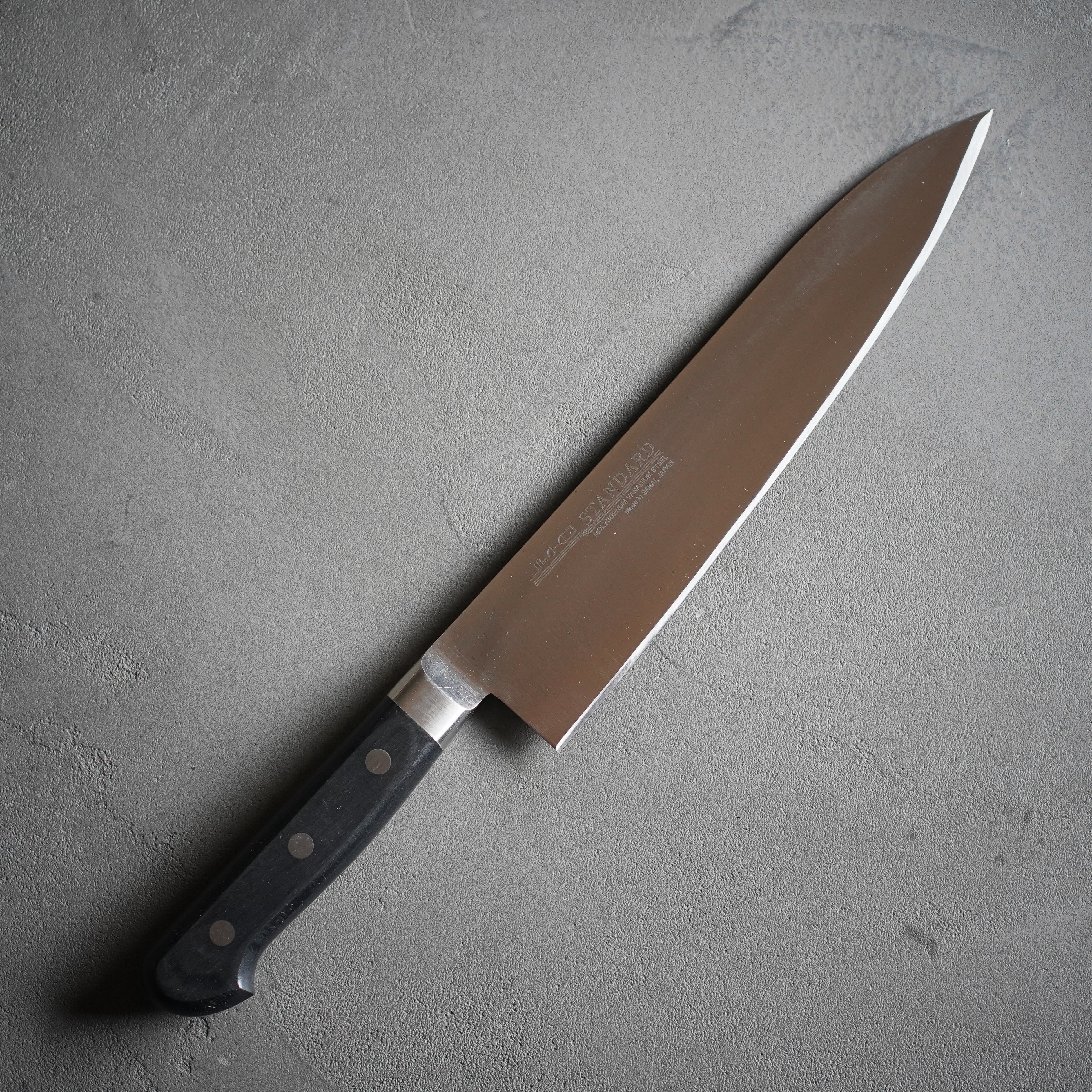 康之　牛刀包丁 堺の實光刃物 スタンダード抗菌PC ツバ付 牛刀 – プロも家庭も安心の