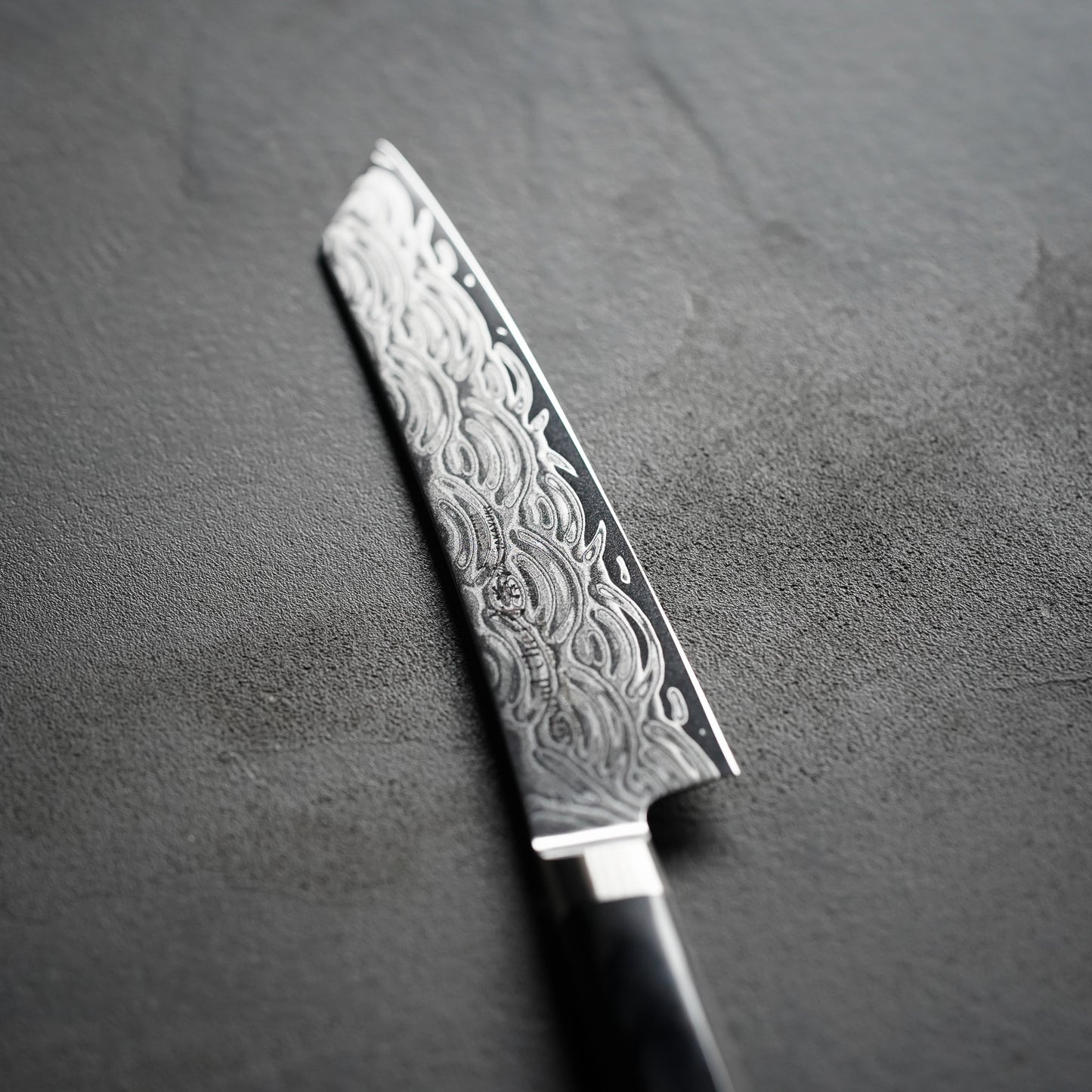 
                  
                    Grand Chef Seigaiha Sword-Shaped Petty Knife 150mm / Takayuki Sakai
                  
                