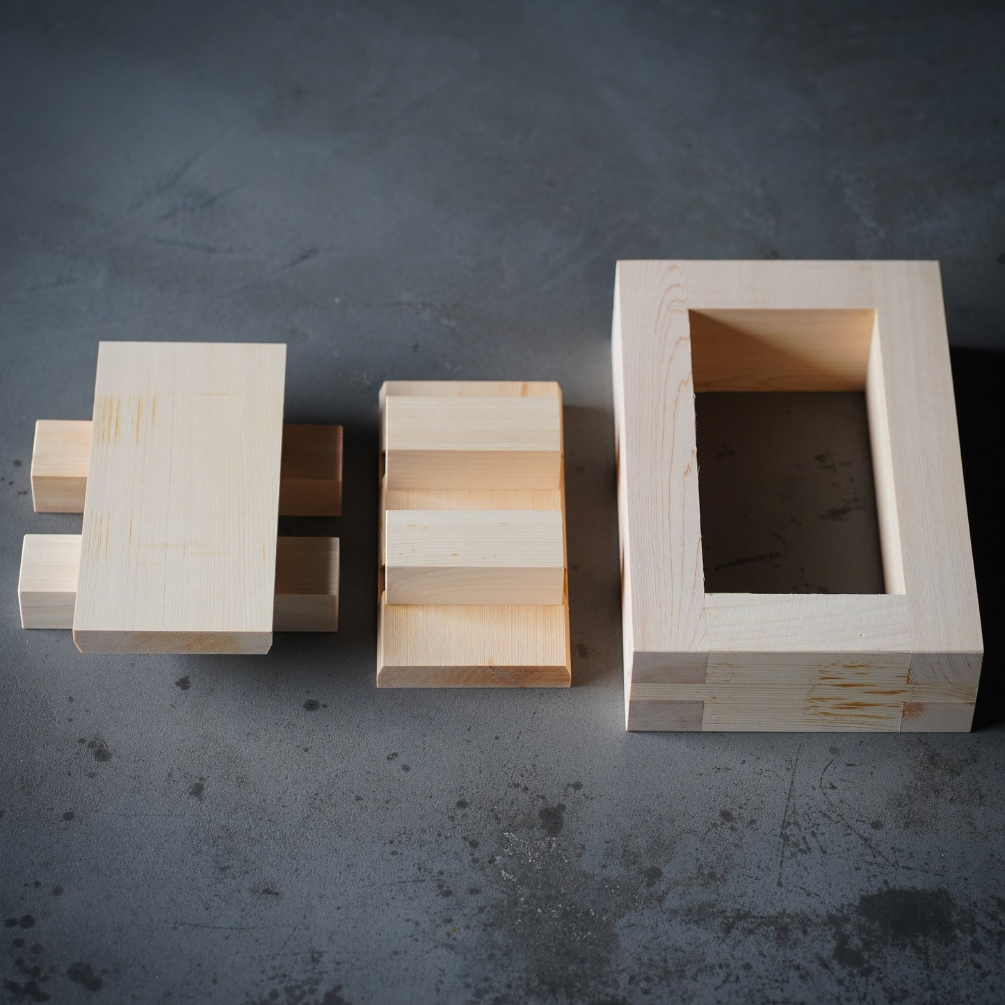 
                  
                    Two-layer cypress / Miyabi Urushi Kogei
                  
                
