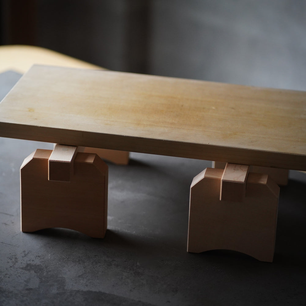 
                  
                    Cutting board riser / Miyabi Urushi Kogei
                  
                