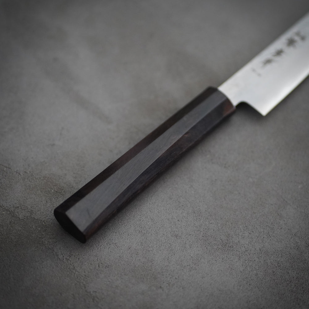 
                  
                    VG10梨地 黒檀柄 筋引包丁 240mm / 堺孝行
                  
                