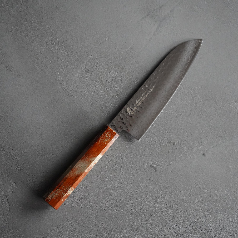 
                  
                    33-layer Damascus lacquer Santoku knife 170mm / Sakai Takayuki
                  
                