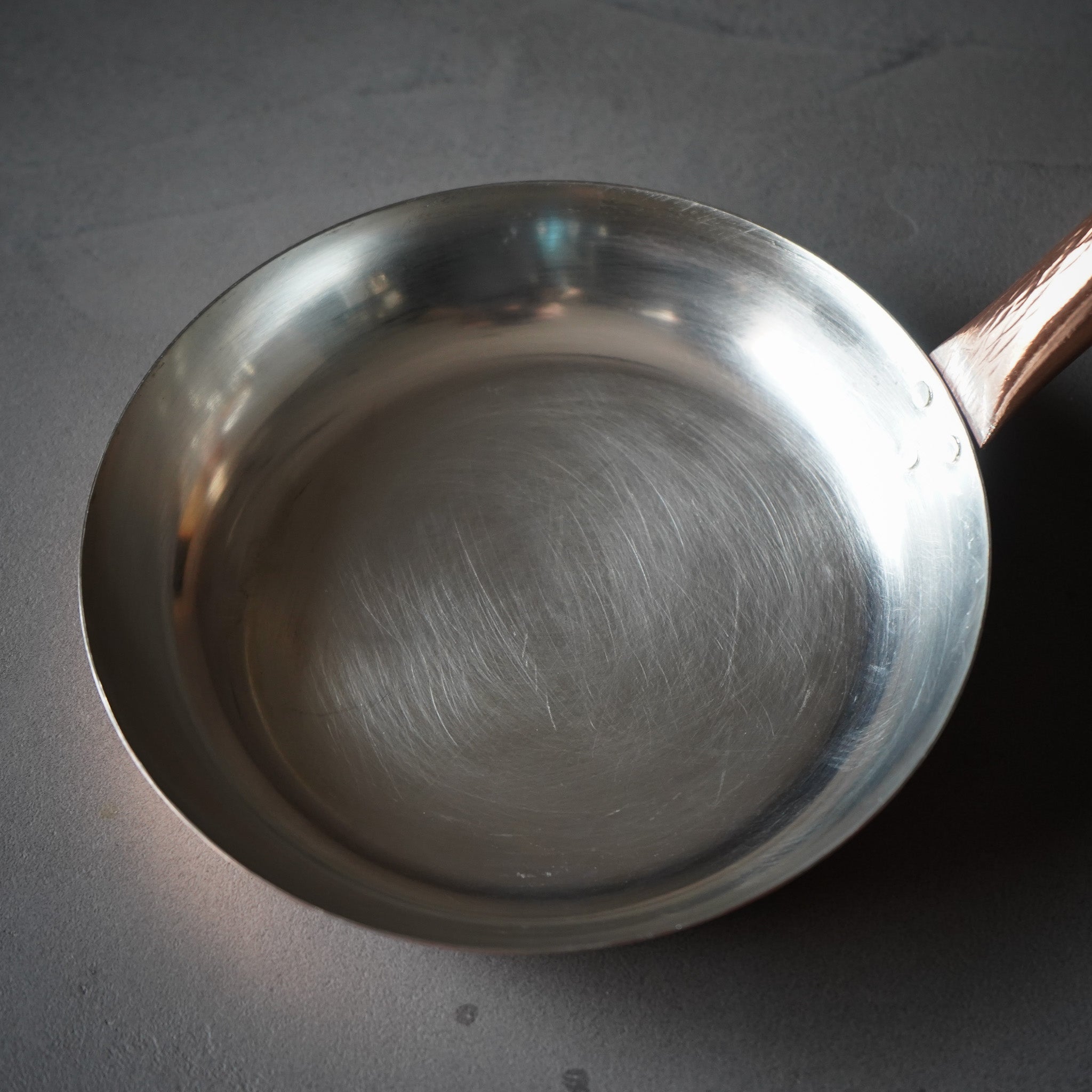 銅親子鍋 横柄 / 丸新銅器 – Tomoe-Ya