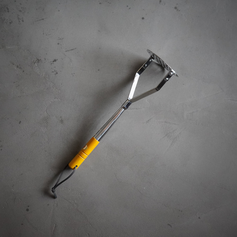 Squirrel Wooden Handle Potato Masher / Yamagi Kogyosho