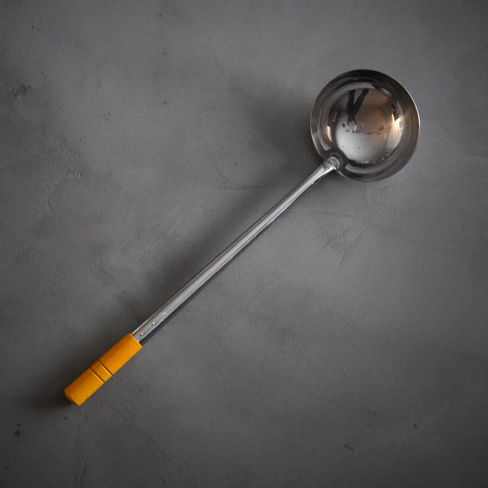 KD18-0 Wooden Handle Chinese Ladle with Pipe / Kanda