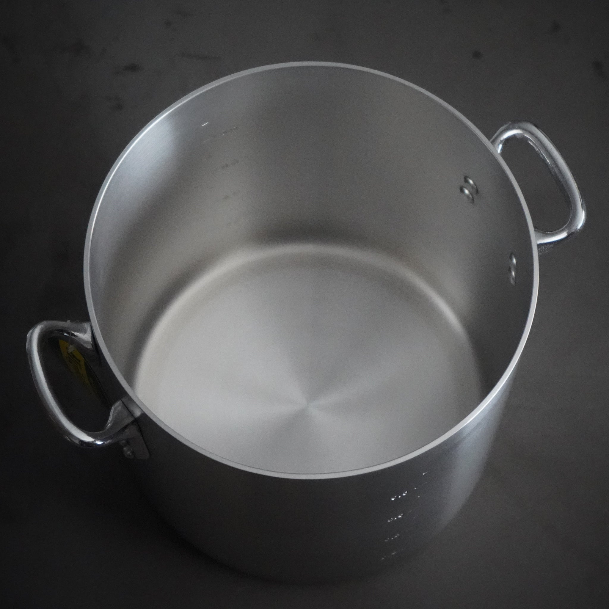 ハイグレード アルミ半寸胴鍋 21cm(5.1L) ハイグレード アルミ半寸胴鍋 21cm(5.1L) キング アルミ 半寸胴鍋(目盛付)