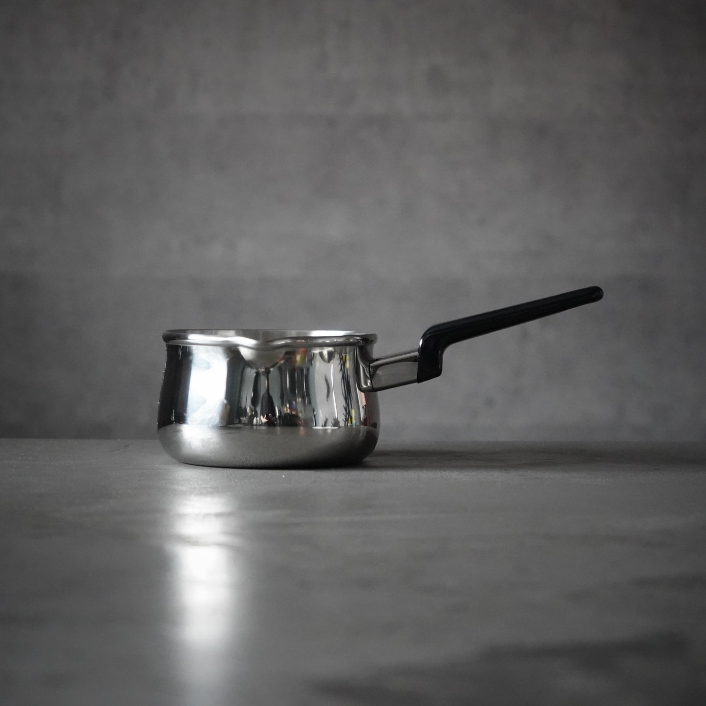 
                  
                    Milk pan / Fujinos
                  
                