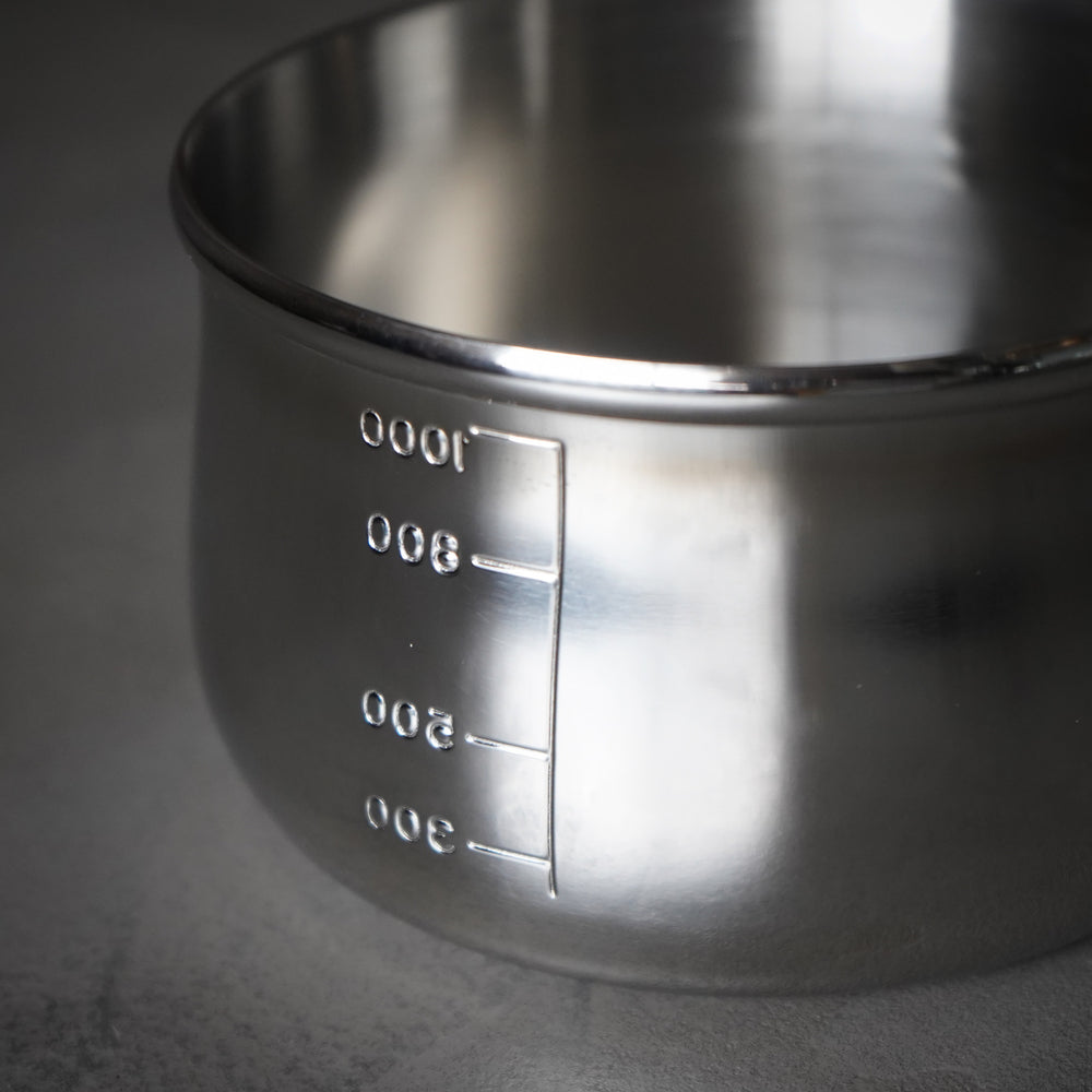 
                  
                    Milk pan / Fujinos
                  
                