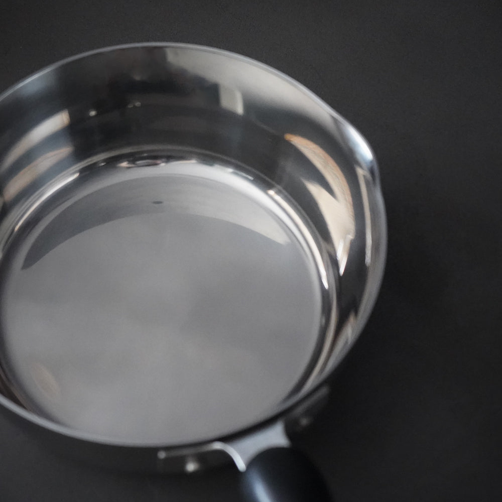 
                  
                    Koinu brand 3-layer clad plastic handle IH Yukihira pan / Honma Seisakusho
                  
                